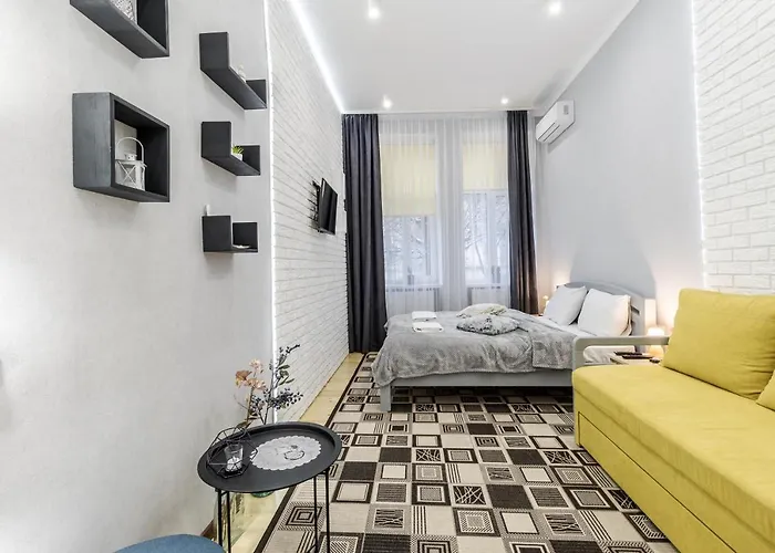 Chornovola Blue Apartment
