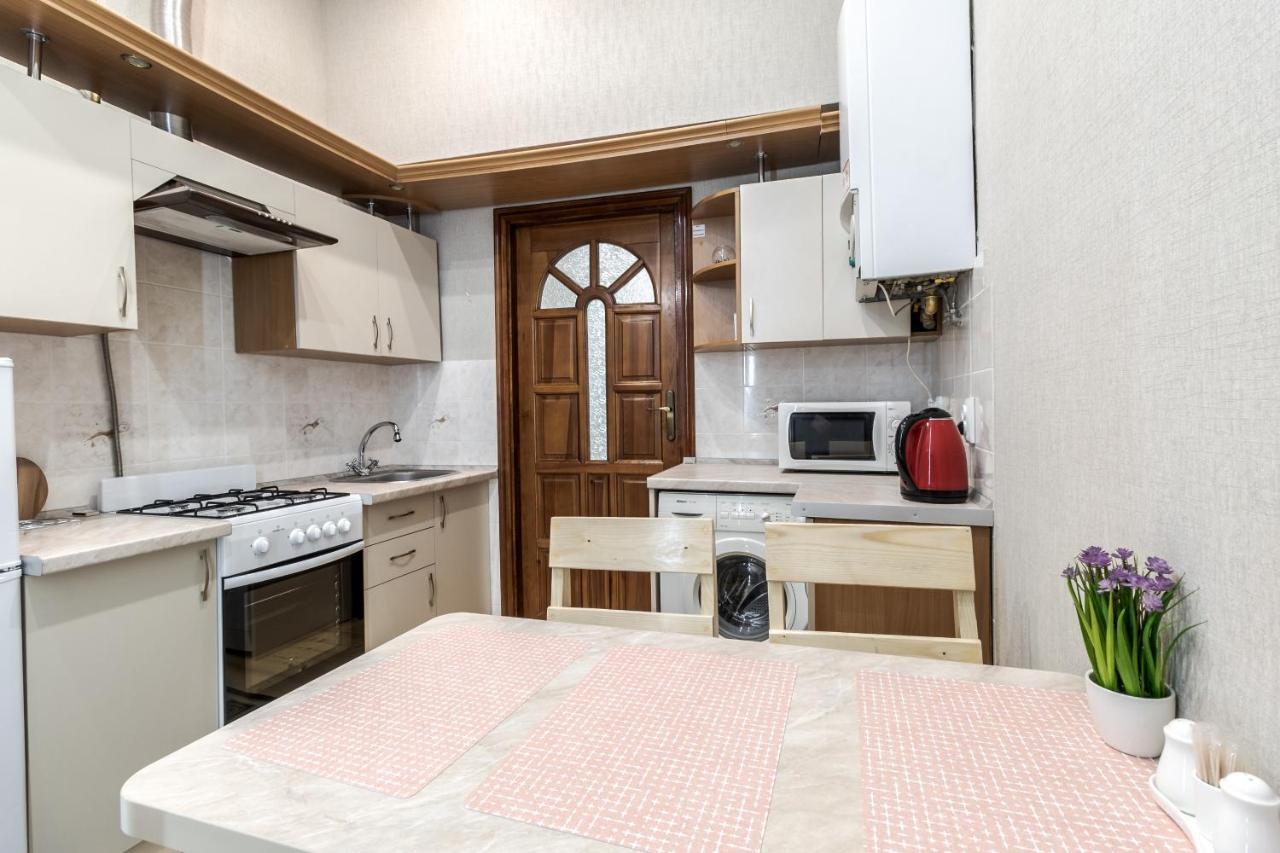 Apartment Chornovola Blue *