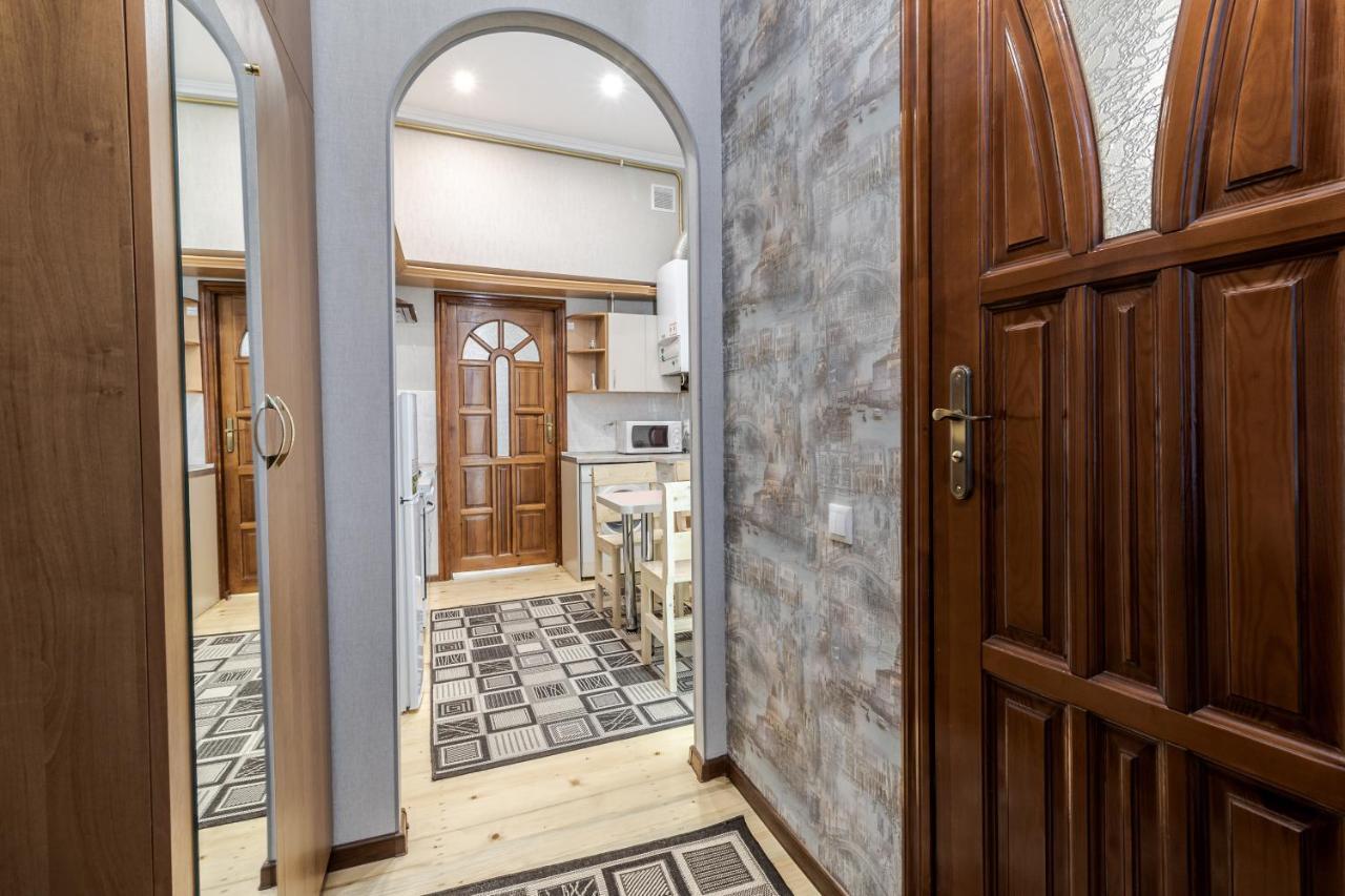Chornovola Blue Apartment